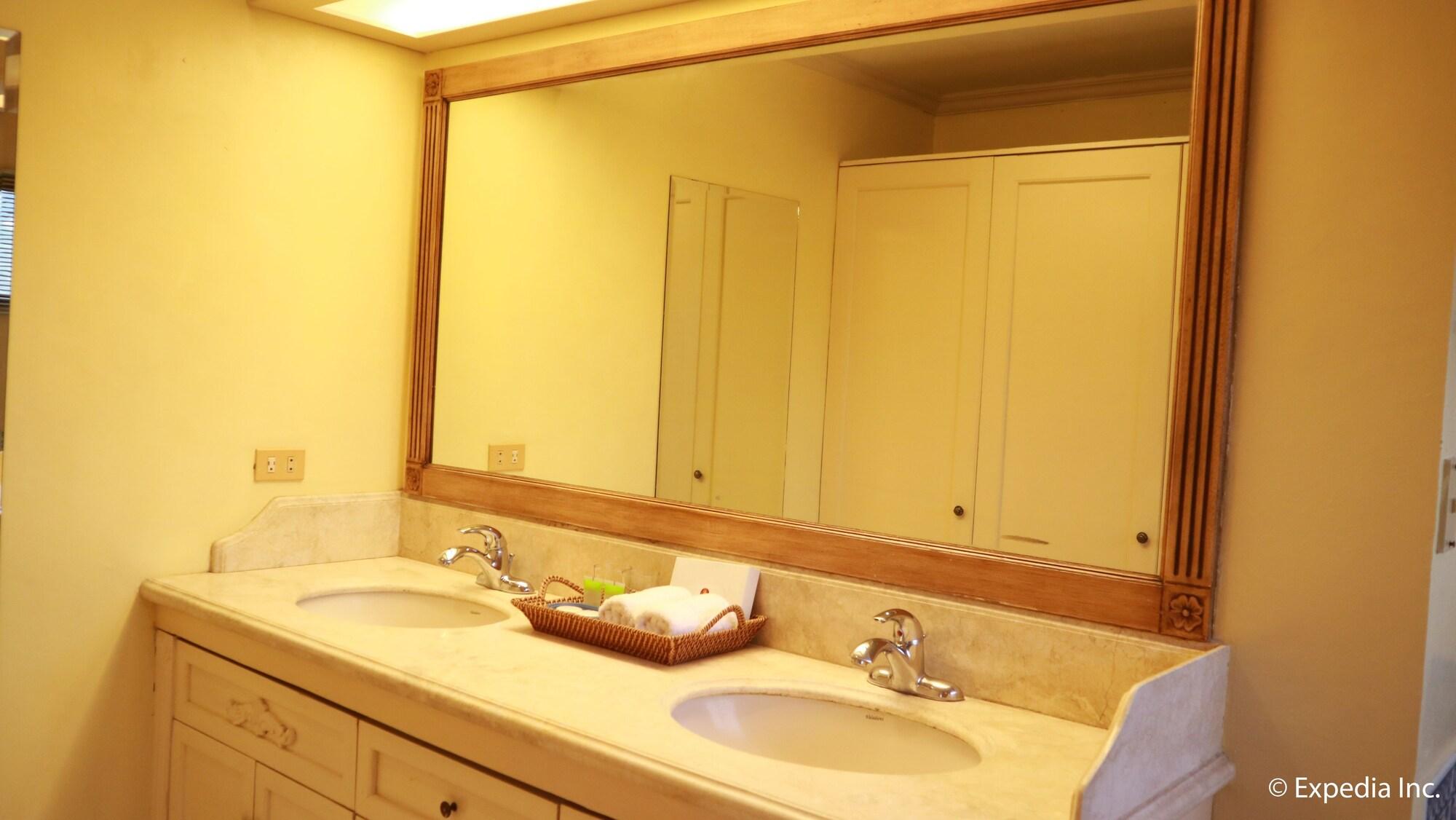 Sophia Suites Residence Hotel Cebu Eksteriør billede