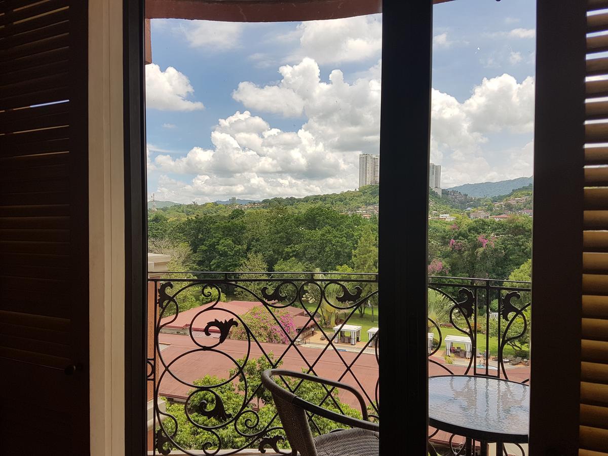 Sophia Suites Residence Hotel Cebu Eksteriør billede